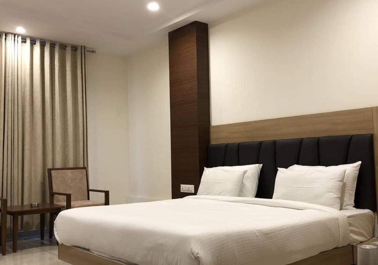 Hotel Aaradhya ウダイプル エクステリア 写真